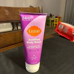 Lavender Sage Acidified Body Wash Lume